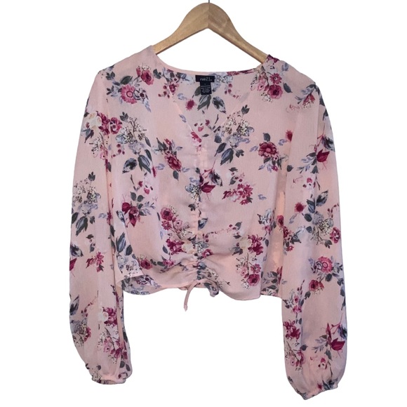 Rue21 Tops - Rue21 Pink Floral Front Tie Ruched Crop Cropped Top - Women’s Large